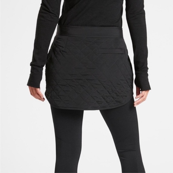 Athleta Toasty Buns insulated mini skirt - Picture 3 of 5